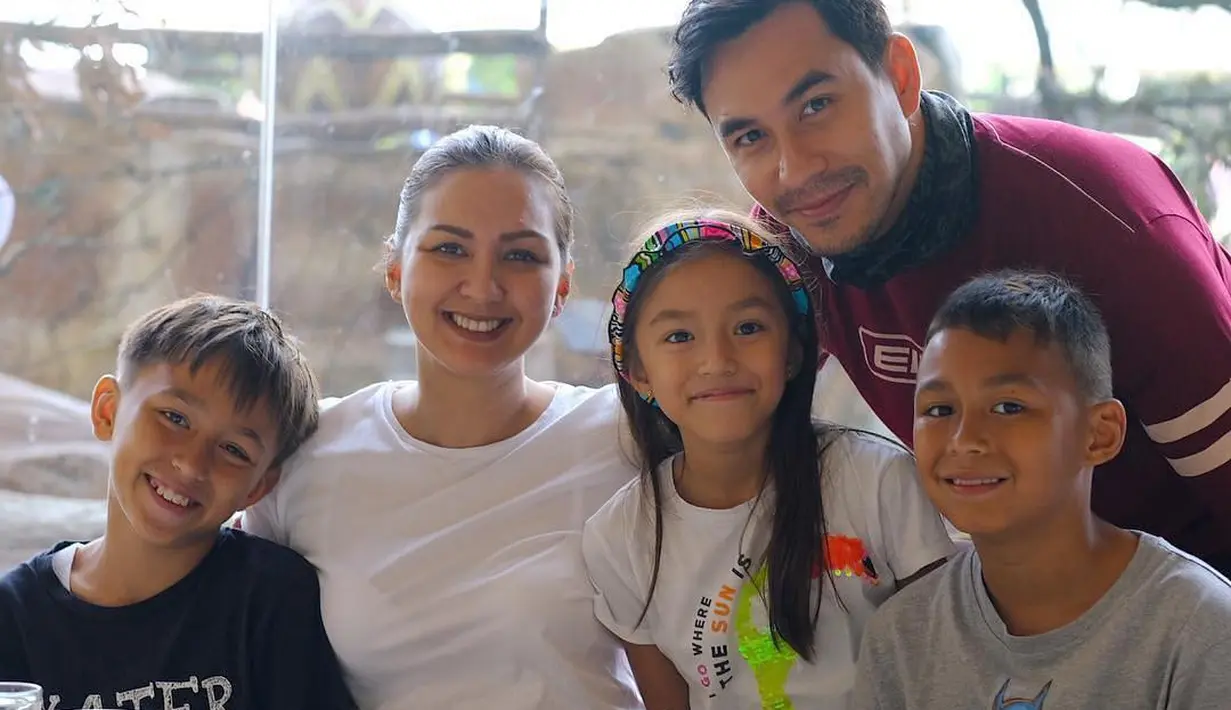 Anak Donna Agnesia dan Darius Sinathrya