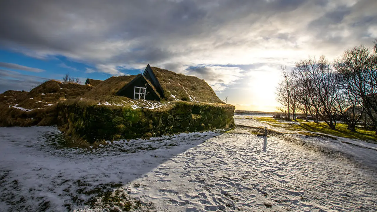[Bintang] Islandia