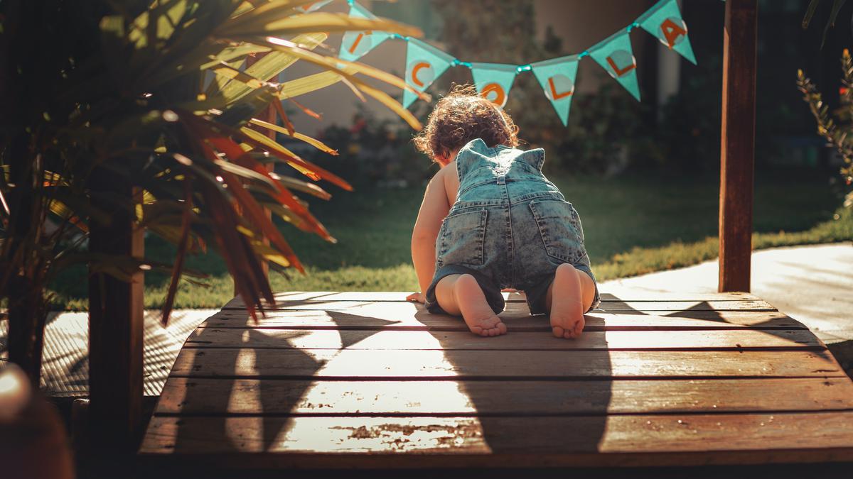Melatik Bayi untuk Merangkak Jadi Salah Satu Kunci Penting Pertumbuhannya