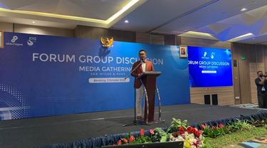Gubernur Jawa Barat Ridwan Kamil yang juga menjabat  Ketua Umum Asosiasi Daerah Penghasil Migas dan Energi Terbarukan dalam focus group discussion (FGD) SKK Migas di Bandung, Senin (3/10/2022).