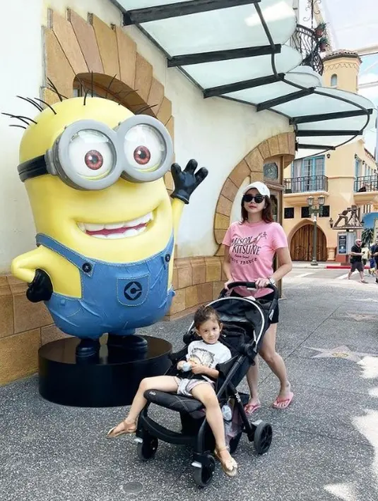 Aura Kasih sayang anak [Instagram/aurakasih]