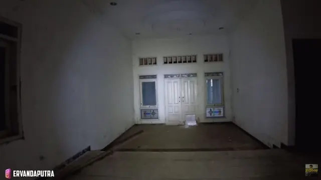 Rumah mendiang Suzzanna di Semarang (YouTube/Papi Story)