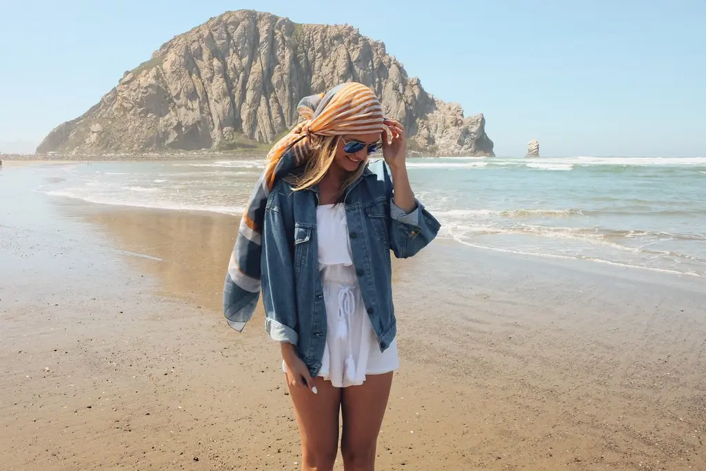 Traveling tak semestinya terbentur usia. (theblondeabroad.com)