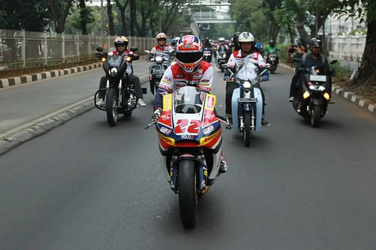 Sam Lowes