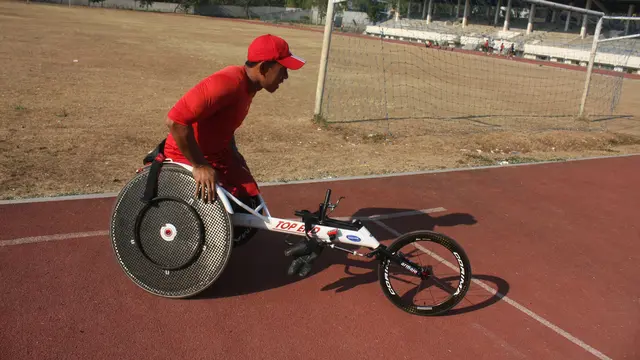 Atlet balap kursi roda Indonesia di Asian Para Games 2018, Jaenal Aripin.