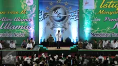 Presiden Jokowi (tengah) memberikan sambutan saat mengikuti Istighosah Nahdlatul Ulama (NU) di Masjid Istiqlal, Jakarta, Minggu (14/6). Istighosah tersebut diadakan untuk menyambut bulan Ramadan 1436 H. (Liputan6.com/Helmi Afandi)