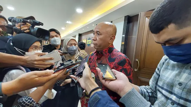 Menteri Koperasi dan UKM Teten Masduki mengungkapkan jika ada pertemuan para menteri membahas harga BBM naik.