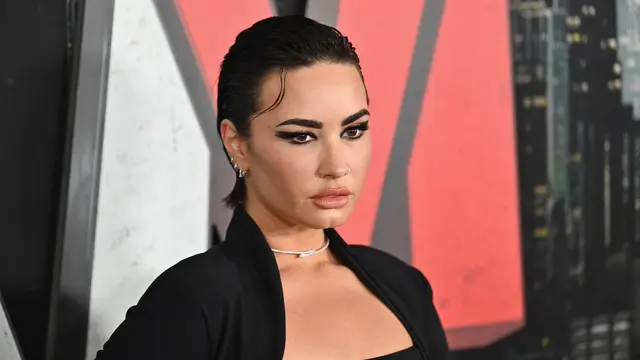 Demi Lovato Serba hitam di pemutaran perdana Scream VI