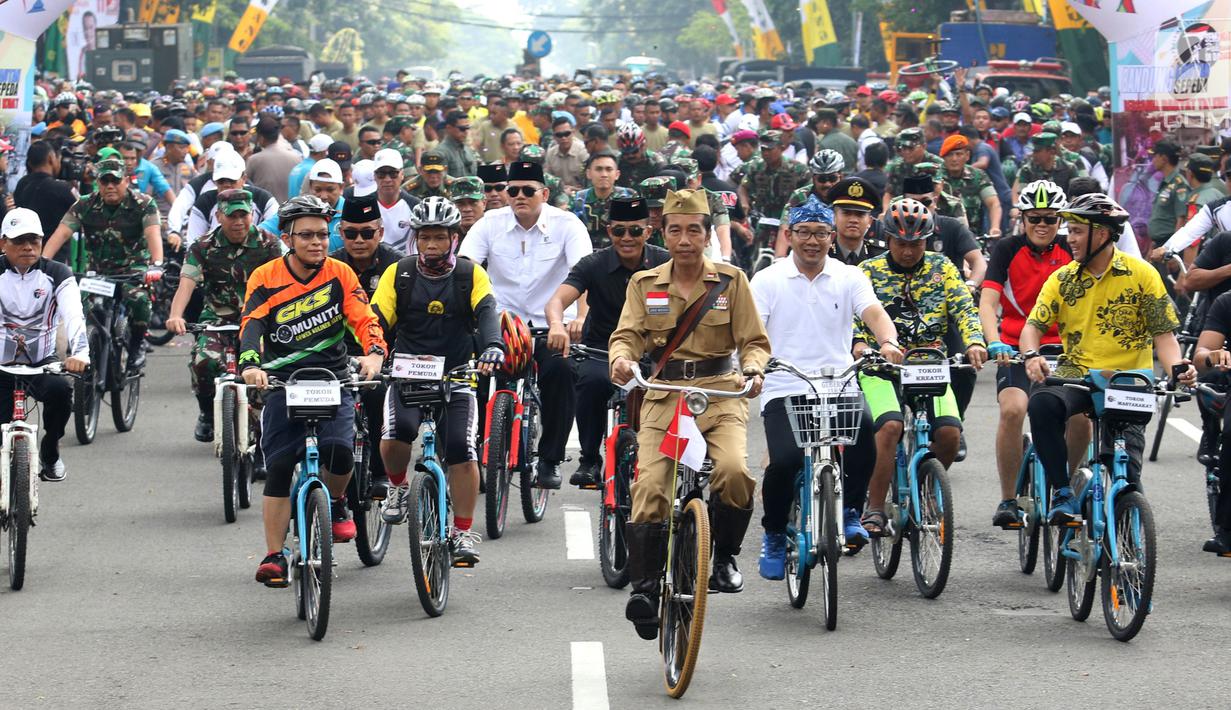 Foto Bergaya Bung Tomo