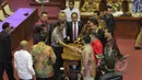 Komisi III DPR RI menyetujui Komjen Pol Badrodin Haiti sebagai Kapolri secara aklamasi, Jakarta, Kamis (16/4/2015). Proses pengujian berjalan mulus tanpa adanya banyak pertanyaan dari para legislator. (Liputan6.com/Helmi Afandi)
