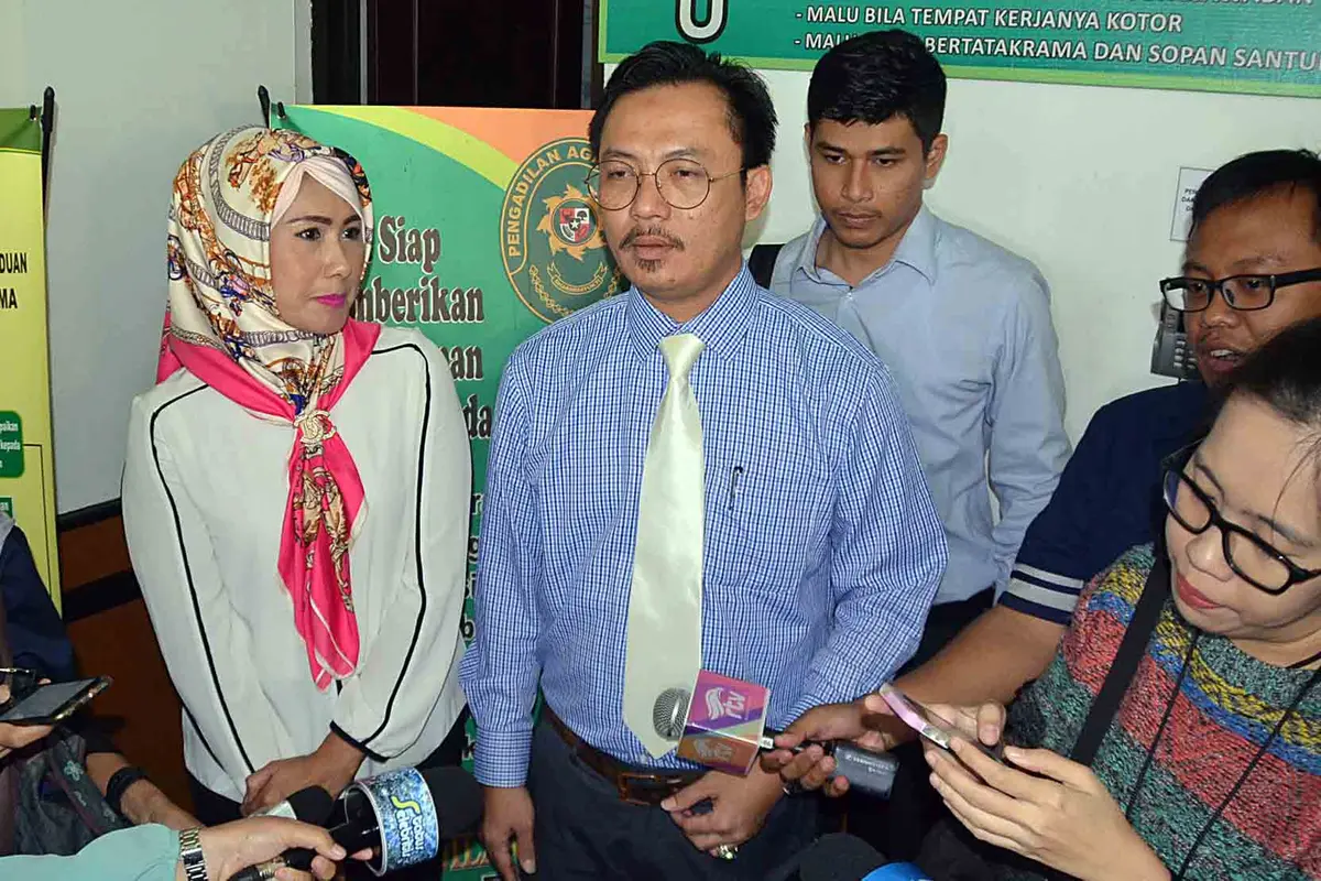 [Bintang] Sidang Cerai Donny Kesuma