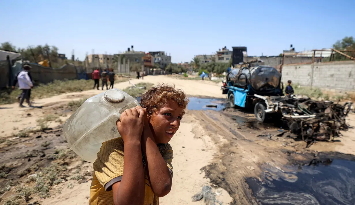 Lonjakan korban di Gaza terjadi saat perundingan tentang kesepakatan gencatan senjata dan pembebasan sandera terus berlanjut di Doha. Kementerian Kesehatan Palestina pada hari Kamis (10/7/2025) mengatakan setidaknya ada 57.762 warga Palestina telah tewas sepanjang perang Israel di Jalur Gaza sejak Oktober 2023. (Eyad BABA/AFP)