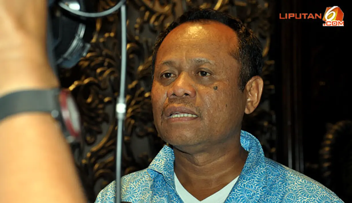 Manajer Timnas Indonesia, Habil Marati saat akan keluar Hotel Golden Horses Palace, Kuala Lumpur, Malaysia.