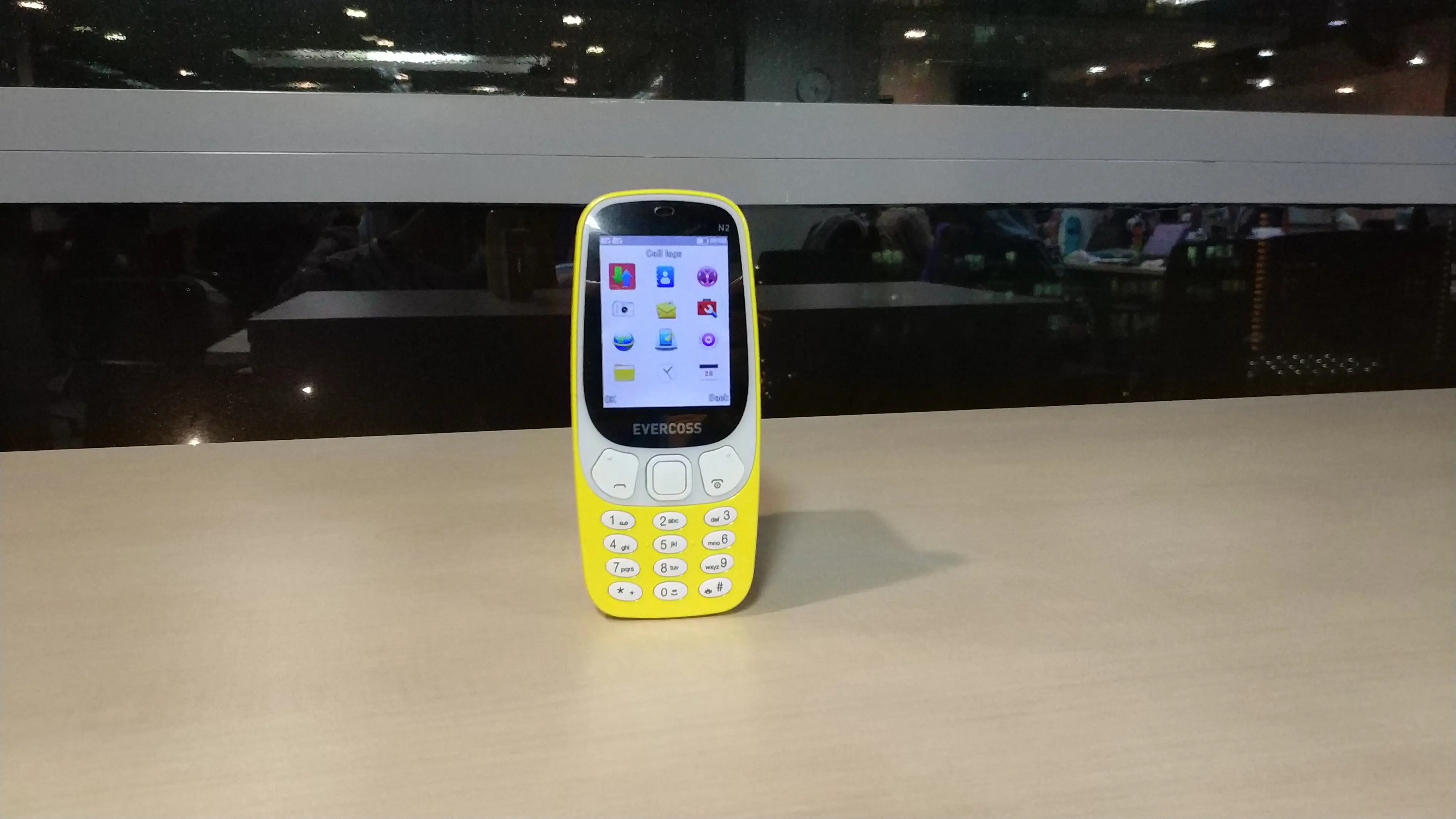 Menu di feature phone Evercoss N2 yang mirip dengan Nokia 3310 Reborn (Liputan6.com/ Agustin Setyo W)