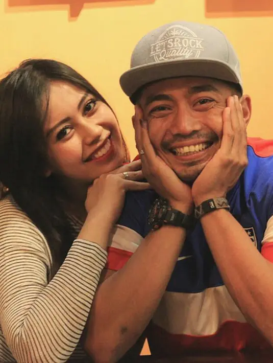 Arfita mengakui bahwa komunikasi dengan suami yang menikahinya sejak tahun 2016 silam itu sudah tidak baik lagi. Sekitar tiga bulan belakangan ini kesulitan menghubungi suaminya. Bahkan, sudah lama tidak ketemu. (Instagram/yamacarlos7)