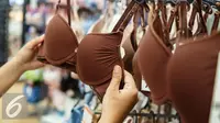 Tidak hanya wanita, ternyata pria juga membutuhkan bra untuk menutupi puting, agar tampil percaya diri. (iStockphoto)