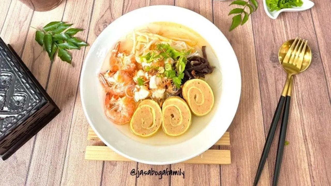 Resep sup pangsit Jepara yang merupakan salah satu makanan favorit Kartini. (dok. Cookpad @eviindriana_77)