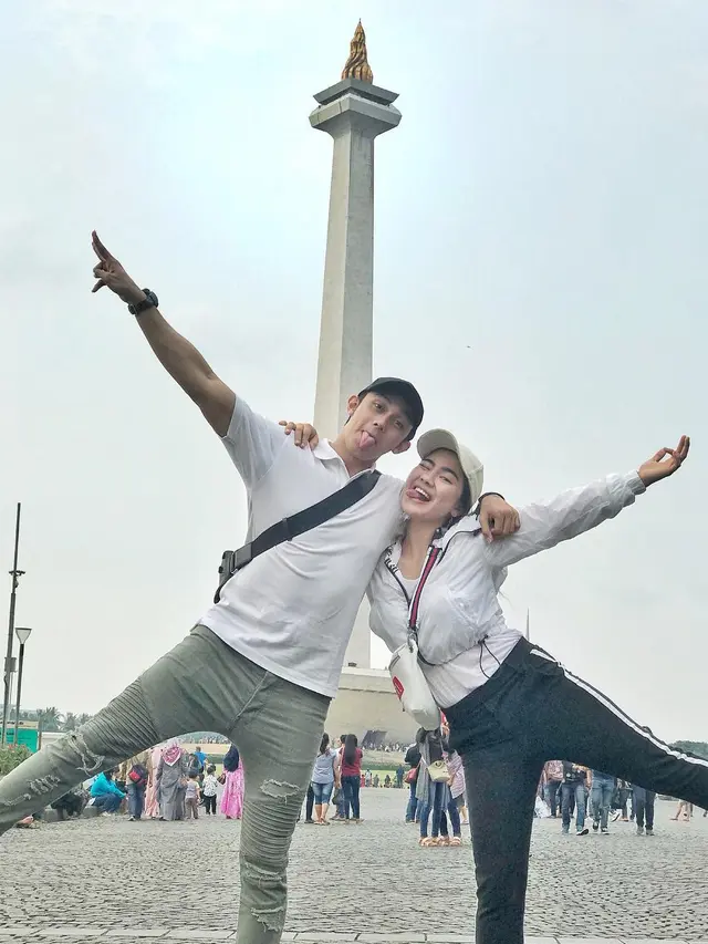 Kerap Liburan Bersama, Ini 6 Momen Manis Caesar Hito dan Felicya Angelista