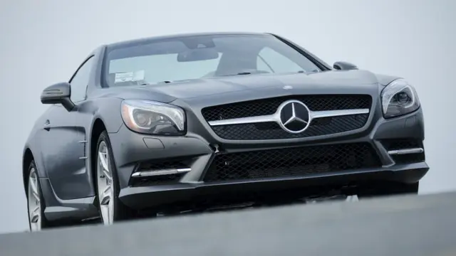 Ilustrasi mobil mercedes