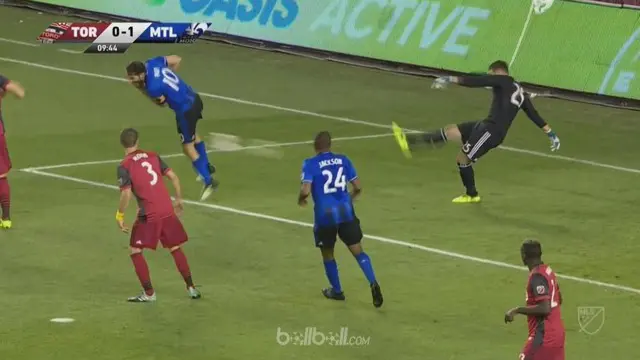 Berita video pemain klub MLS Montreal Impact, Ignacio Piatti, mencetak gol mudah dengan betisnya. This video presented by BallBall.