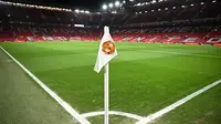 Bendera Manchester United atau MU di Old Trafford. (Oli SCARFF/AFP)