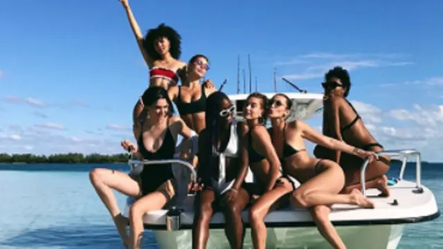 [Bintang] Bella Hadid