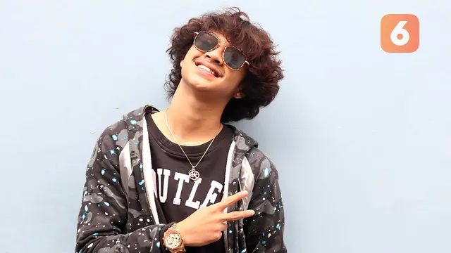 [Bintang] Bastian Steel