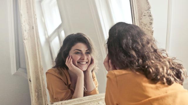 Mengungkap Zodiak yang Tidak Suka Keramaian, Siapa Saja Mereka?