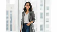 12 Model Busana Santai Tapi Stylish untuk Kerja,  Nyaman Tapi Tetap Chic