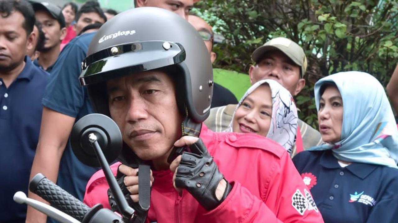 Jokowi Jajal Motor ke Pasar Anyar Tangerang