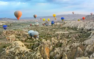 Menara Batu Ikonik di Cappadocia Turki Runtuh, 3 Orang Tewas