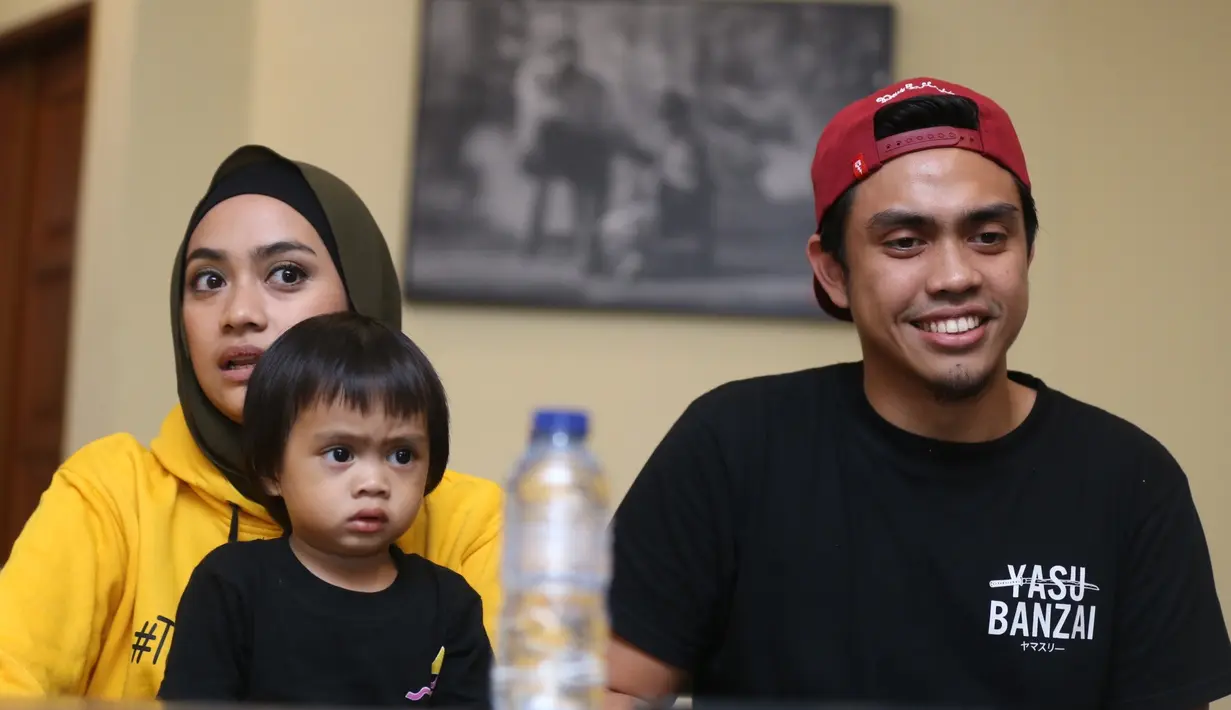 Sedangkan bagi pemeran Daniella dalam film Mantan, mengaku terharu saat melihat treiller yang diluncurkan beberapa waktu lalu. Meski ia mengaku tak menyangka kisahnya diangkat ke layar lebar. (Nurwahyunan/Bintang.com)