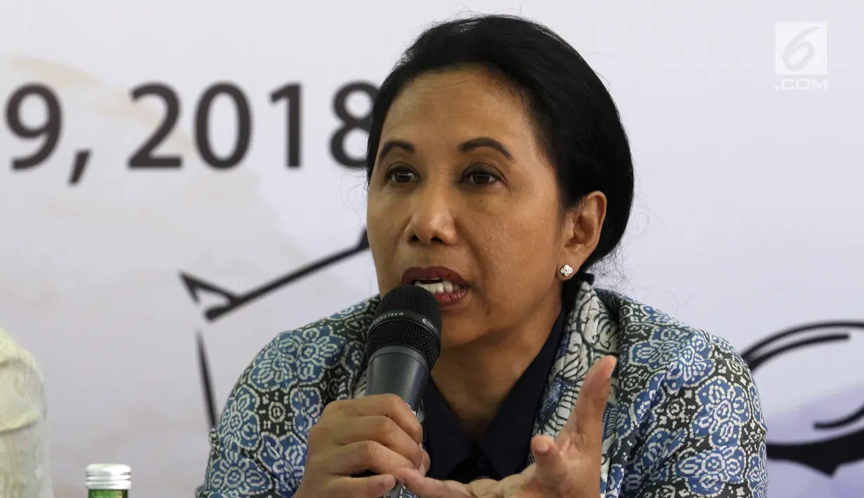 Menteri BUMN Rini Soemarno memberi paparan saat konferensi pers pembukaan Indonesia Investment Forum 2018 di Bali, Selasa (9/10). Acara ini diinisiasi BI, Kementerian BUMN, Kemenkeu, dan OJK serta diorganisir oleh Bank Mandiri. (Liputan6.com/Angga Yuniar)