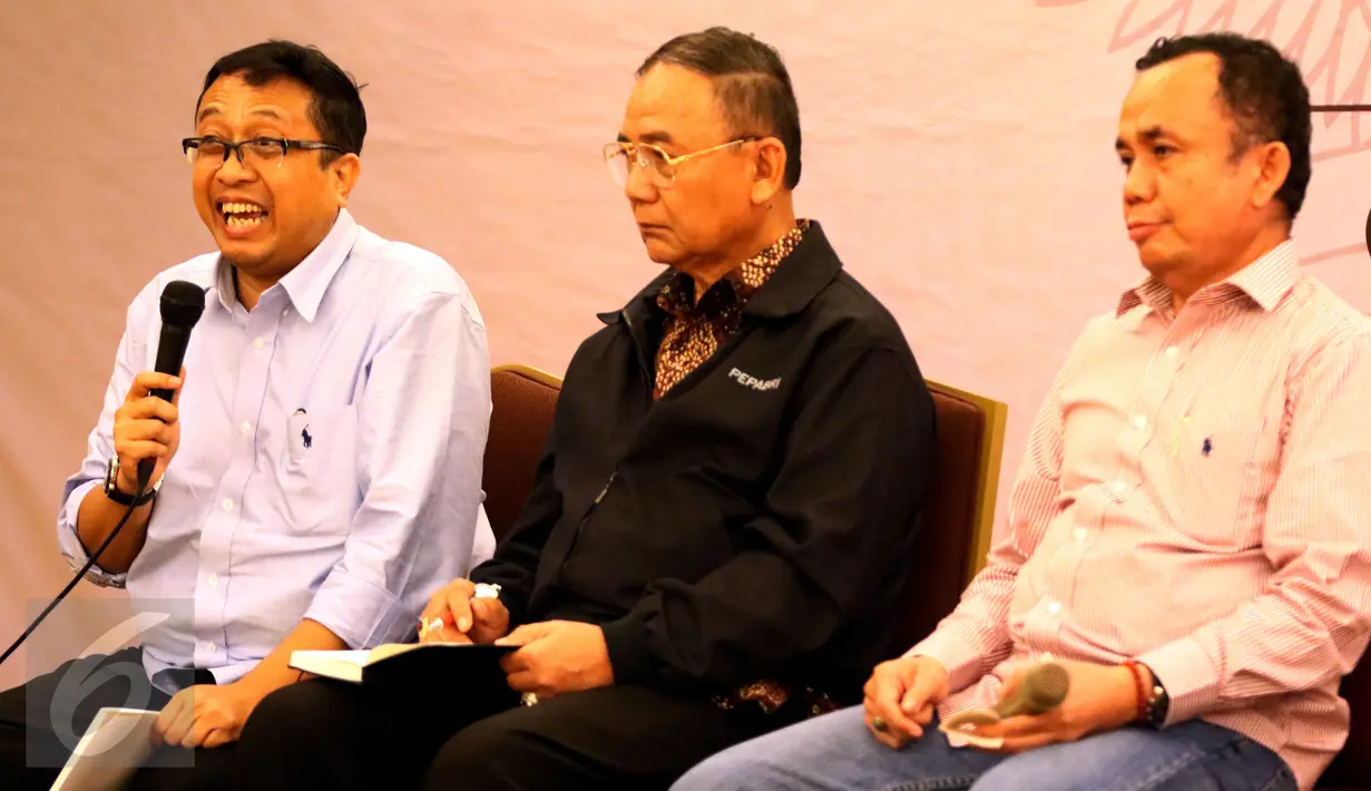 Pengurus NSC saat menggelar tanya jawab seputar buku berjudul 'Mewujudkan Janji Kemerdekaan', Jakarta, Selasa (12/1/2016). NSC berfokus untuk menjawab persoalan kebijakan nasional dan isu-isu bangsa. (Liputan6.com/Yoppy Renato)