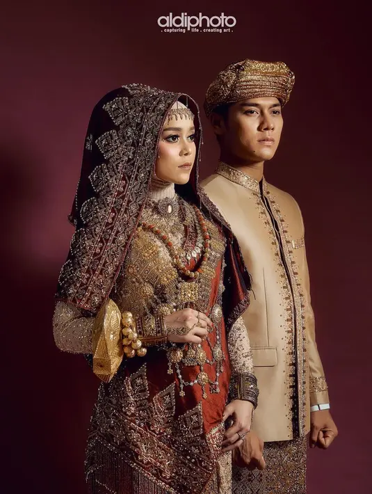 "Ya karena kan nomor satu kita juga ikuti aturan pemerintah, kita juga ngeri kalau rame, yang paling penting keluarga atau sahabat dekat. Itu juga mereka harus tetap mengikuti pemerintah setempat," papar ayah Lesty Kejora. (Instagram/lestykejora)