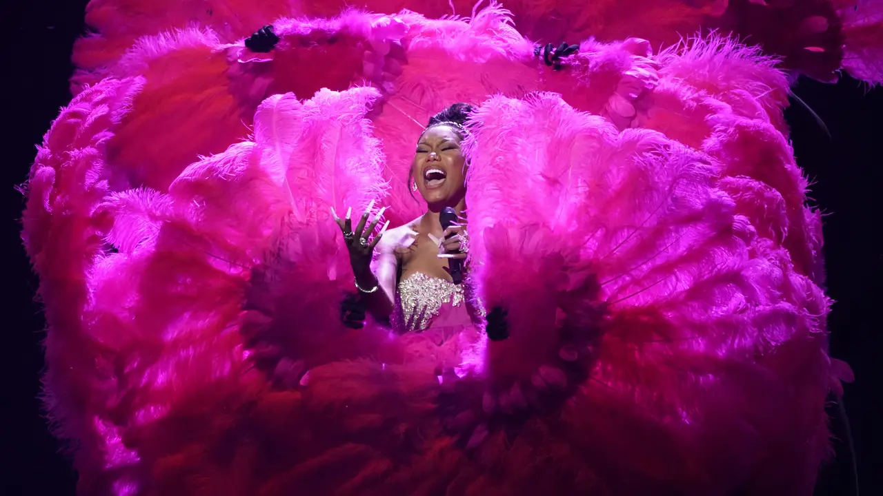 FOTO: Muni Long Meriahkan Panggung BET Awards 2022