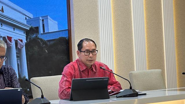 Direktur Pelindungan WNI dan BHI Kemlu RI Judha Nugraha dalam pernyataan pers di Kemlu RI, Kamis (6/3/2025). (Liputan6.com/Benedikta Miranti)