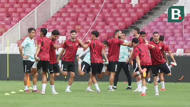 Latihan resmi Timnas Indonesia jelang melawan Irak di SUGBK