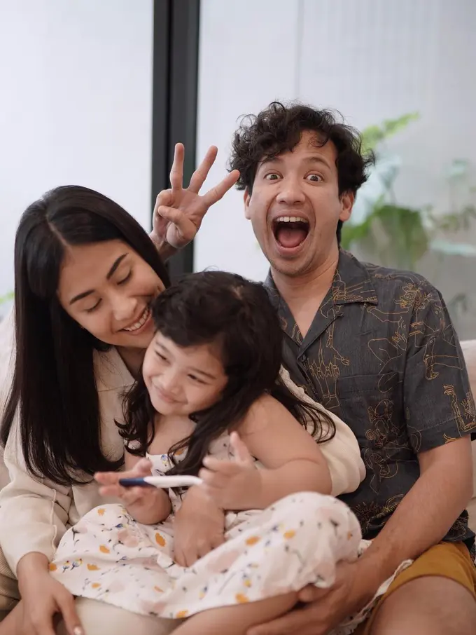 6 Momen Tarra Budiman dan Gya Sadiqah Umumkan Kehamilan Kedua, Penuh Bahagia