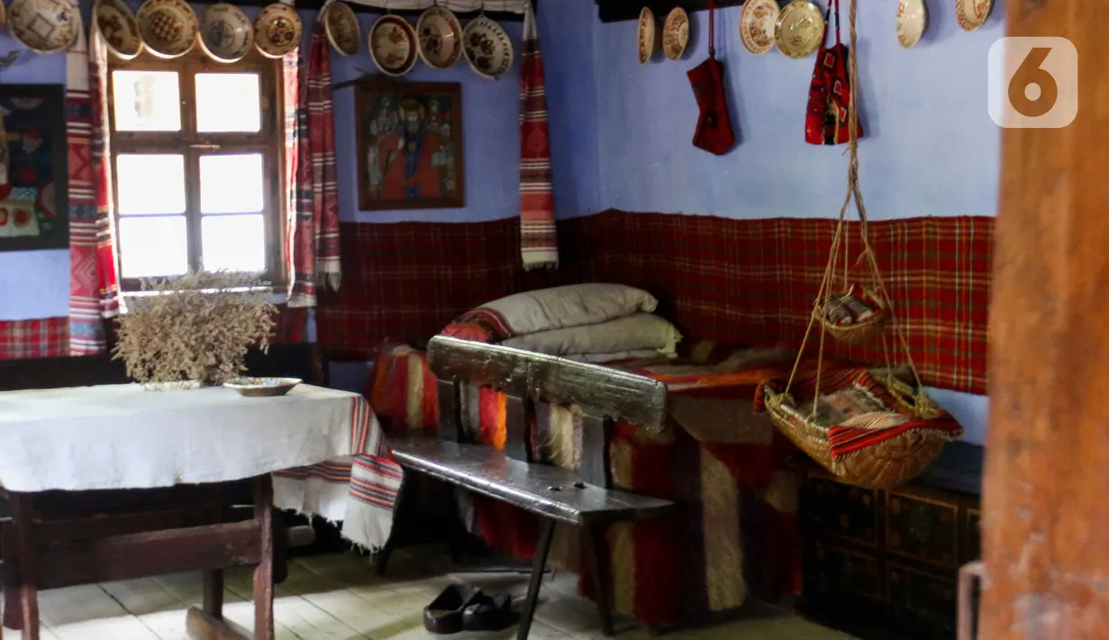 Rumah tertua di sini berasal dari abad ke-17, sementara yang terbaru dibangun pada abad ke-19. (Liputan6.com/Herman Zakharia)