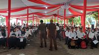 Badan Kepegawaian Negara (BKN) menggelar tes Seleksi Kompetensi Dasar (SKD) CPNS 2023 di Kantor Pusat BKN, Cililitan, Jakarta Timur, Kamis (9/11/2023). (Maulandy/Liputan6.com)