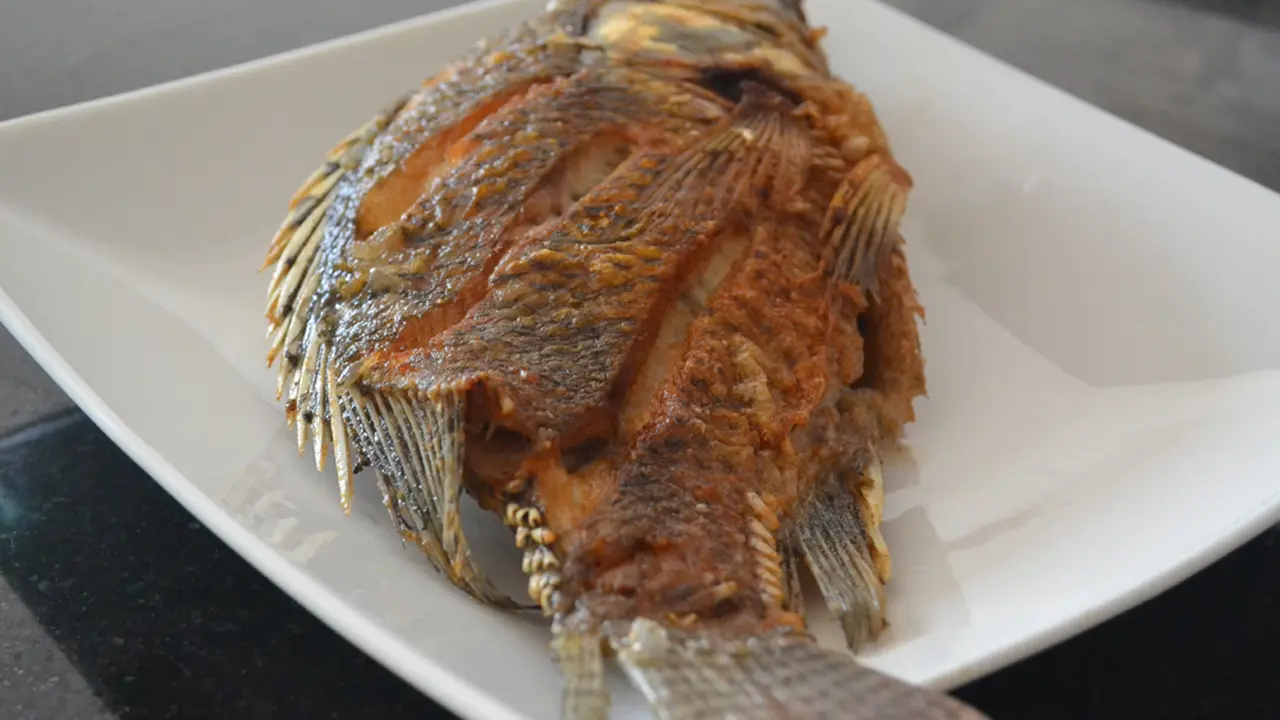Ikan digoreng kering