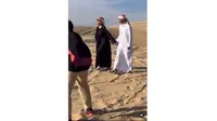 Azizah Salsha dan Pratama Arhan di Gurun Pasir Doha Qatar (Sumber: Instagram/arhanazizah.official)