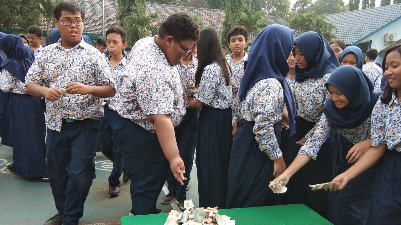 Tung Desem Waringin hujan uang