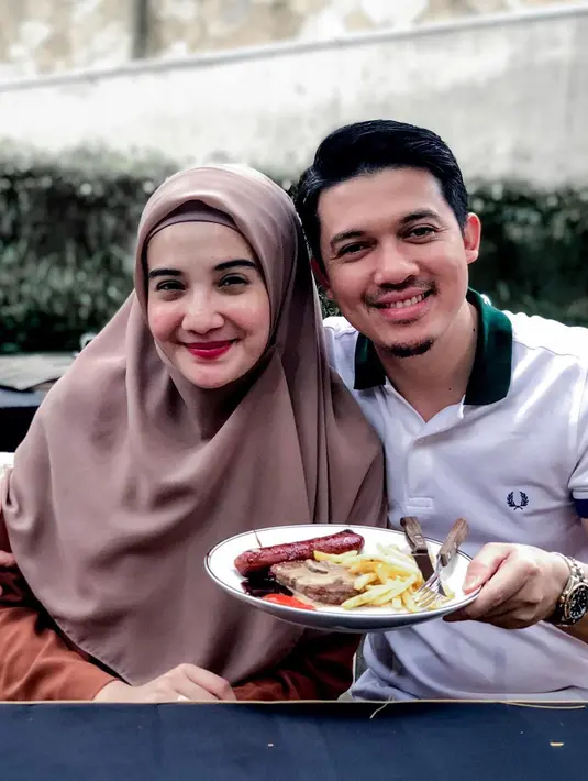 Zaskia Sungkar dan Irwansyah