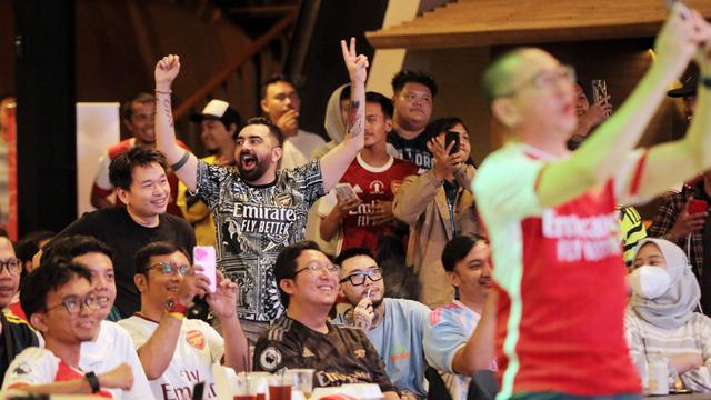 Foto: Keseruan Roaring Night Nobar Arsenal Vs Wolverhampton bersama Renovit