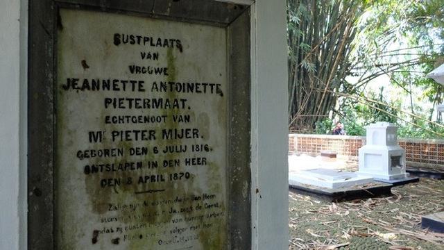 Situs Makam Belanda di Jambi