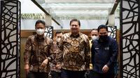 Menteri Koordinator Bidang Perekonomian Airlangga Hartarto bersama Menteri BUMN Erick Thohir dan Menteri Kesehatan Budi Gunadi Sadikin. (Sumber: ekon.go.id)