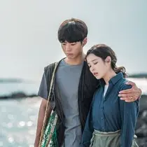 IU Bermain Peran Ganda di Drama WHEN LIFE GIVES YOU TANGERINES. (instagram/netflixkr)