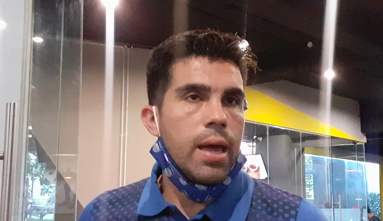 Bek Persib Bandung, Fabiano Beltrame. (Bola.com/Erwin Snaz)